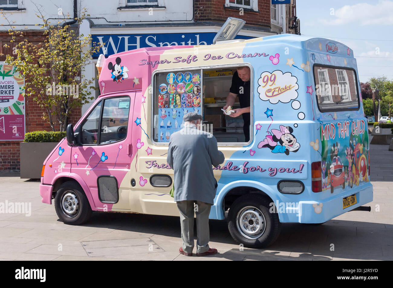 "Ollies Lollies" ice Cream van, Leys Avenue, Letchworth Garden City, Hertfordshire, England, Vereinigtes Königreich Stockfoto