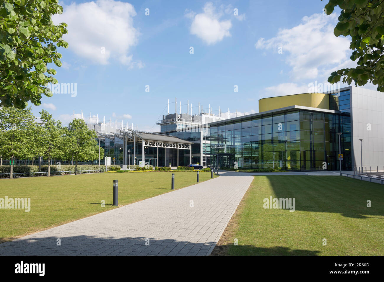 Hauptrezeption, BP International Ltd, Sunbury Business Park, Chertsey Road, Sunbury-on-Thames, Surrey, England, Vereinigtes Königreich Stockfoto
