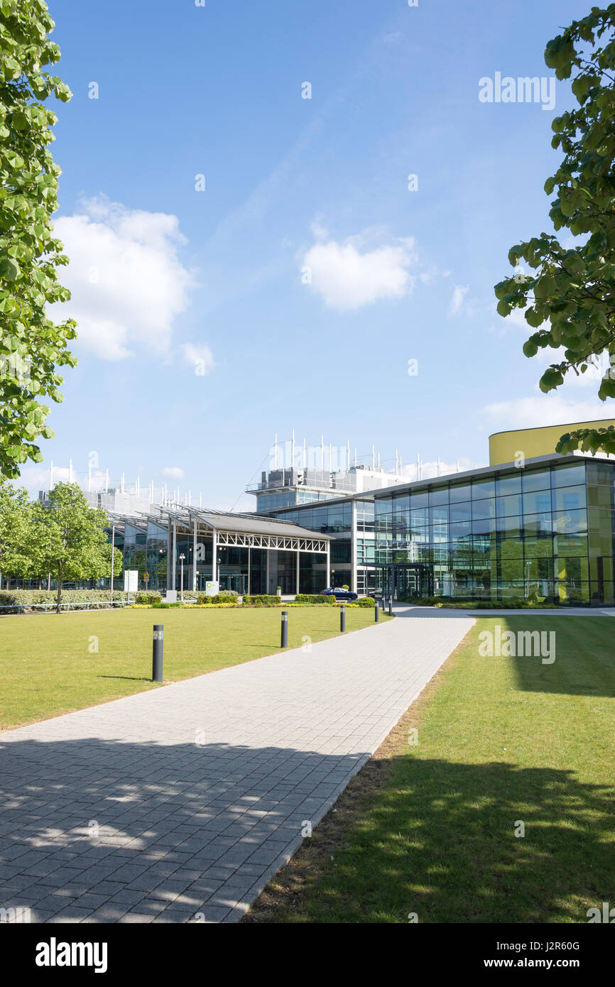 Hauptrezeption, BP International Ltd, Sunbury Business Park, Chertsey Road, Sunbury-on-Thames, Surrey, England, Vereinigtes Königreich Stockfoto