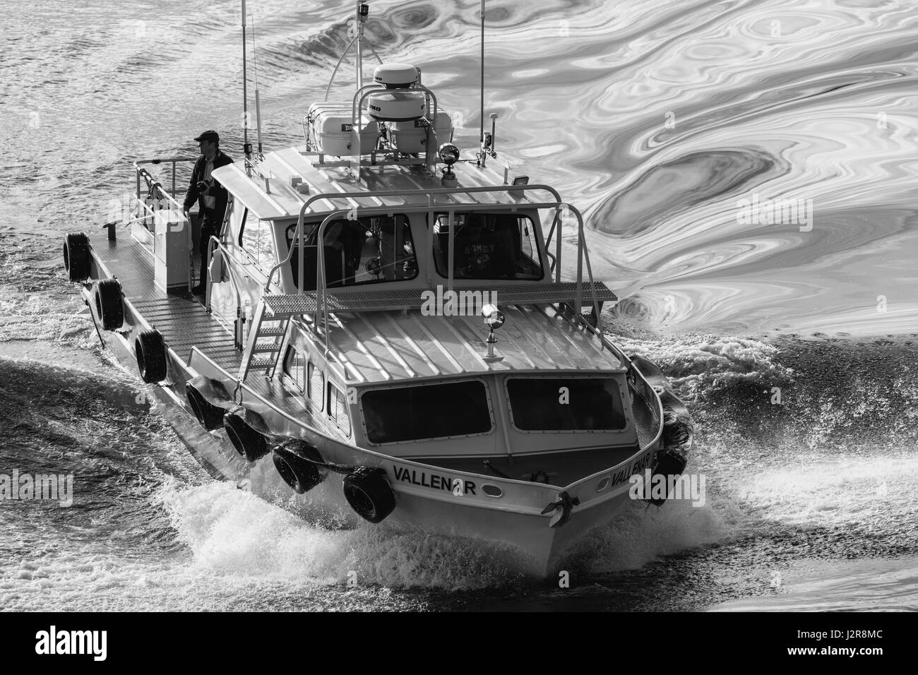 Charter-Boot in der inneren Passage in der Nähe von Juneau, Alaska. Stockfoto