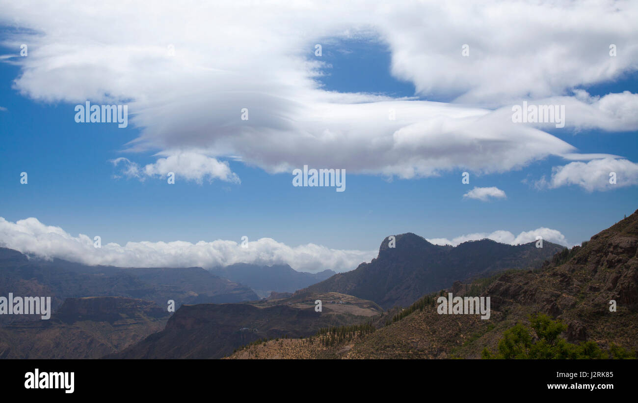 Zentralen Gran Canaria, April, glatt Wid Wolken über Altavista Montain geblasen Stockfoto