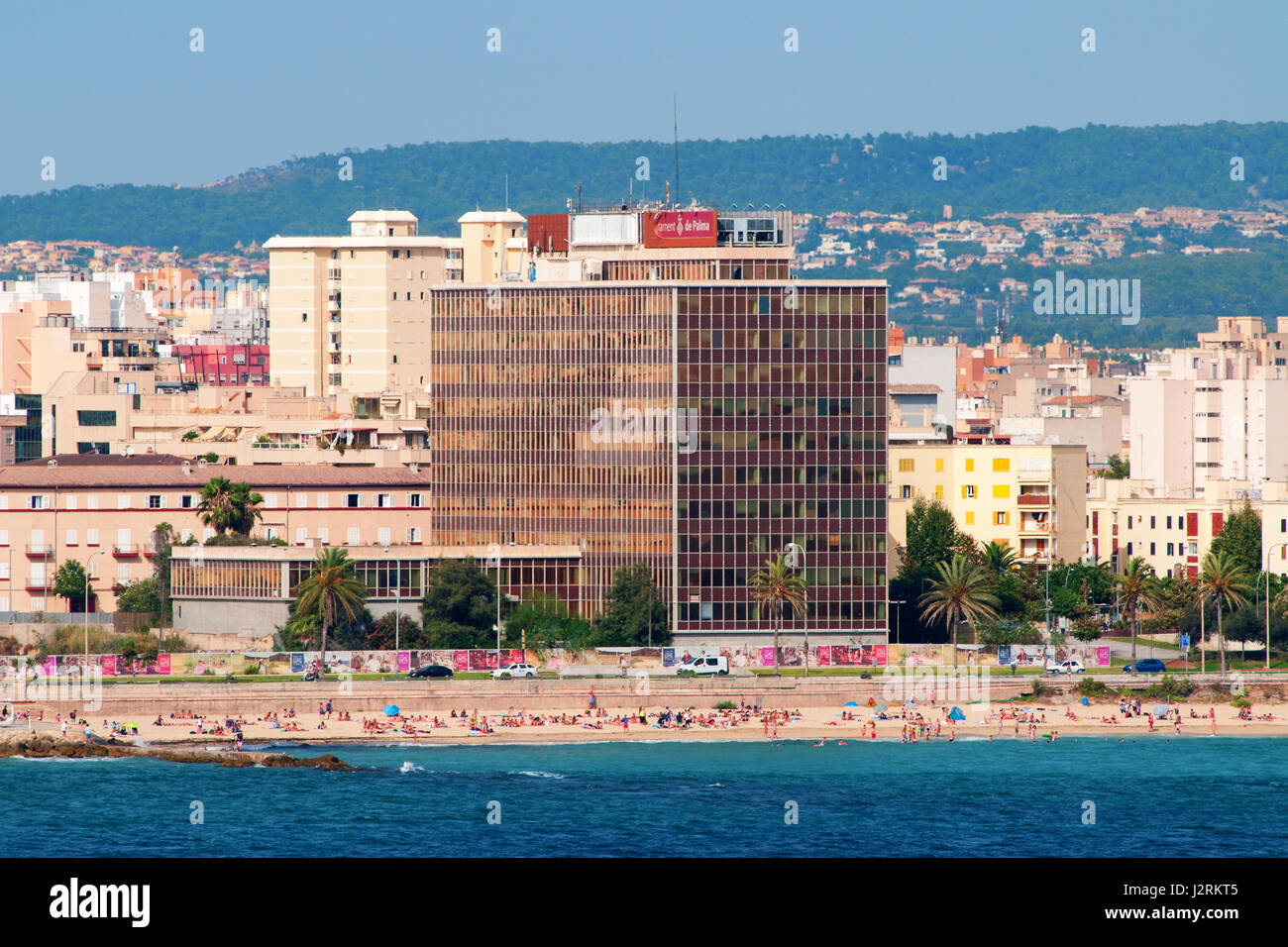 Gebäude. Hotels (Hotel) Häuser und Strand rund um den Hafen von Palma De Mallorca, Mallorca, Balearische Inseln, Spanien, Europa. Stockfoto