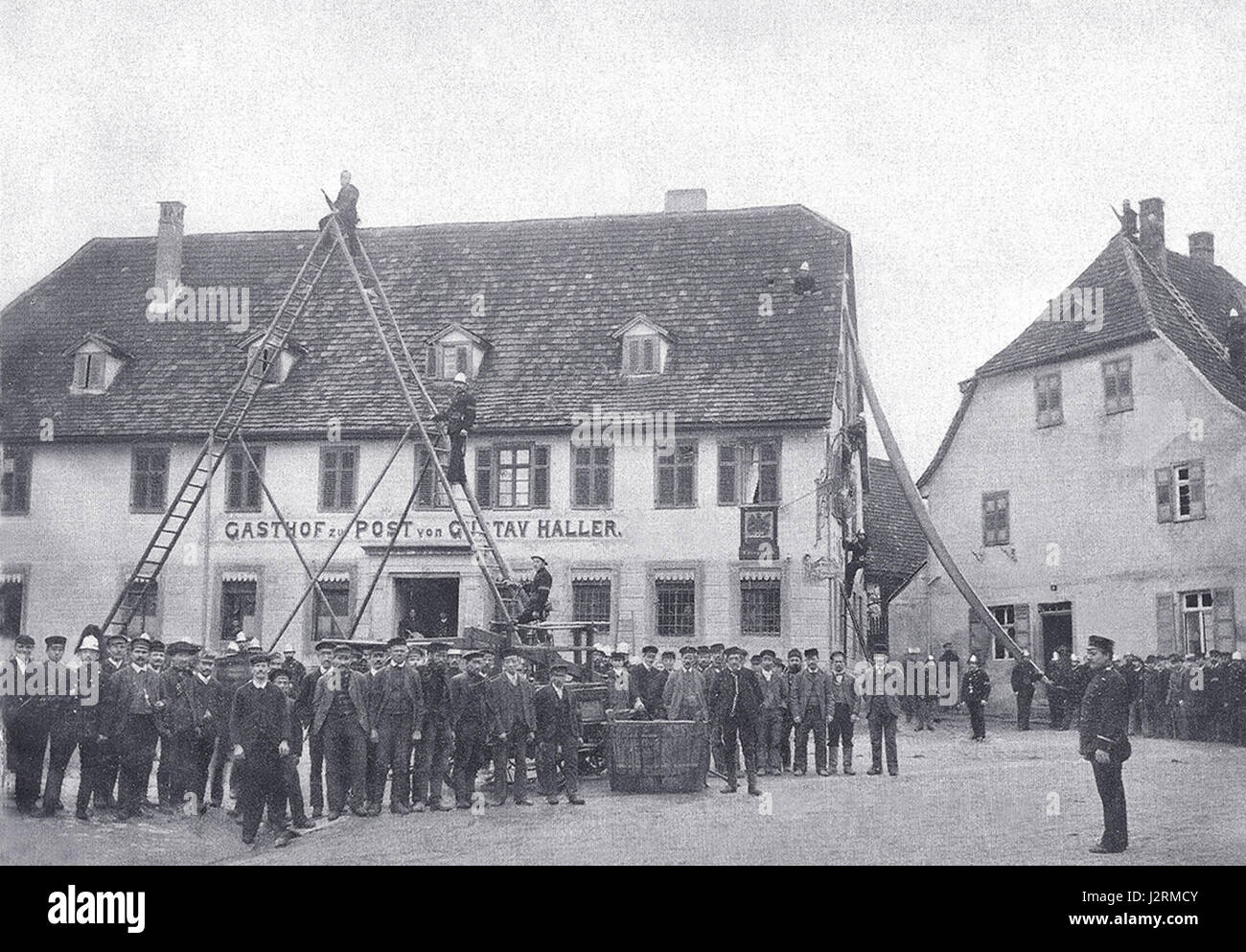 1900ca Gasthof Zur Post-Feuerwehr-2W96 Stockfoto