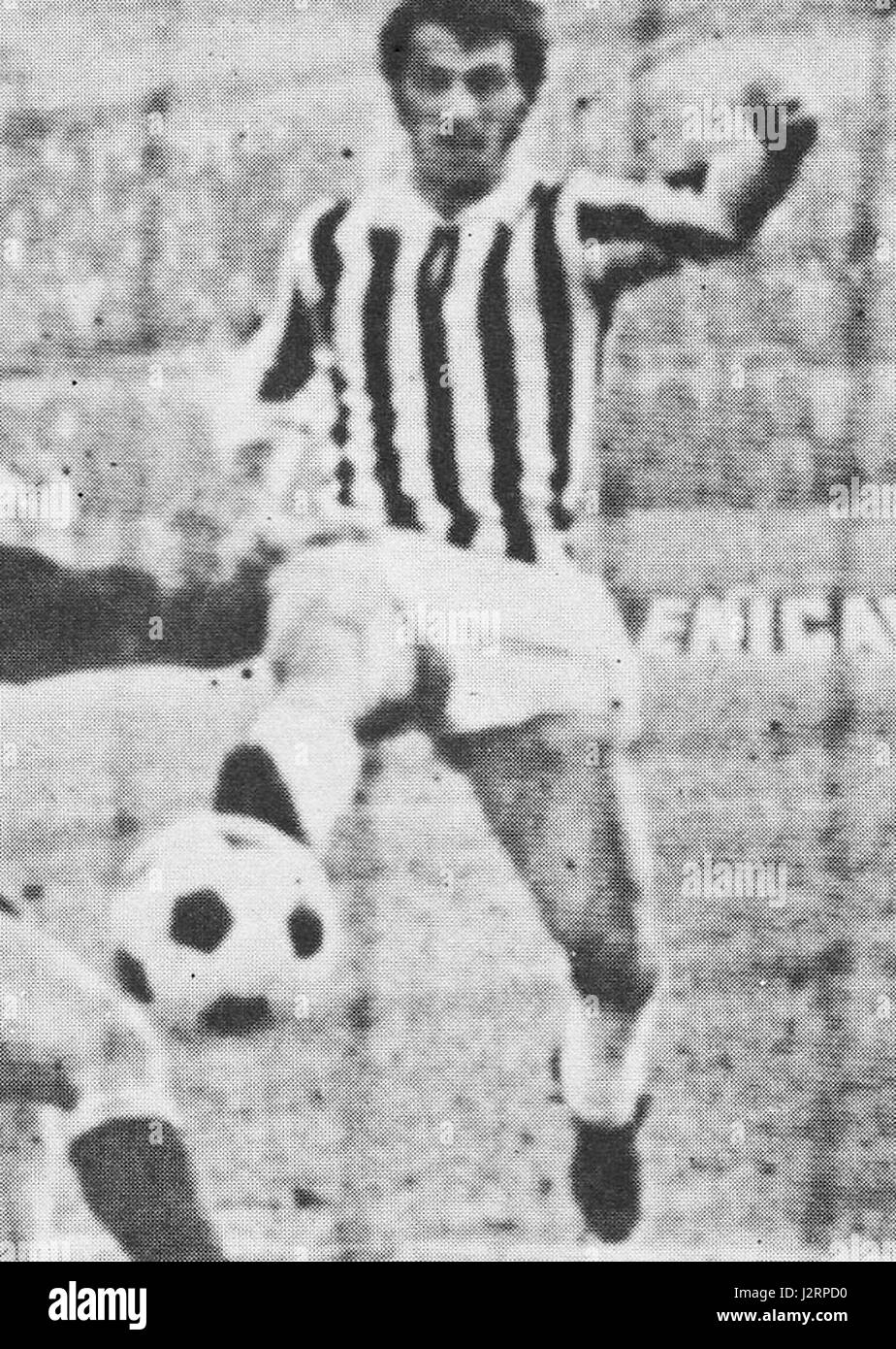 Während des Inter-Cities Fairs Cup 1970-71 erzielte Adriano Novellini vom Juventus FC ein Spiel gegen den FC Twente. Die Veranstaltung war Teil eines prestigeträchtigen europäischen Wettbewerbs, bei dem die Talente der damaligen europäischen Fußballvereine unter Beweis gestellt wurden. Stockfoto