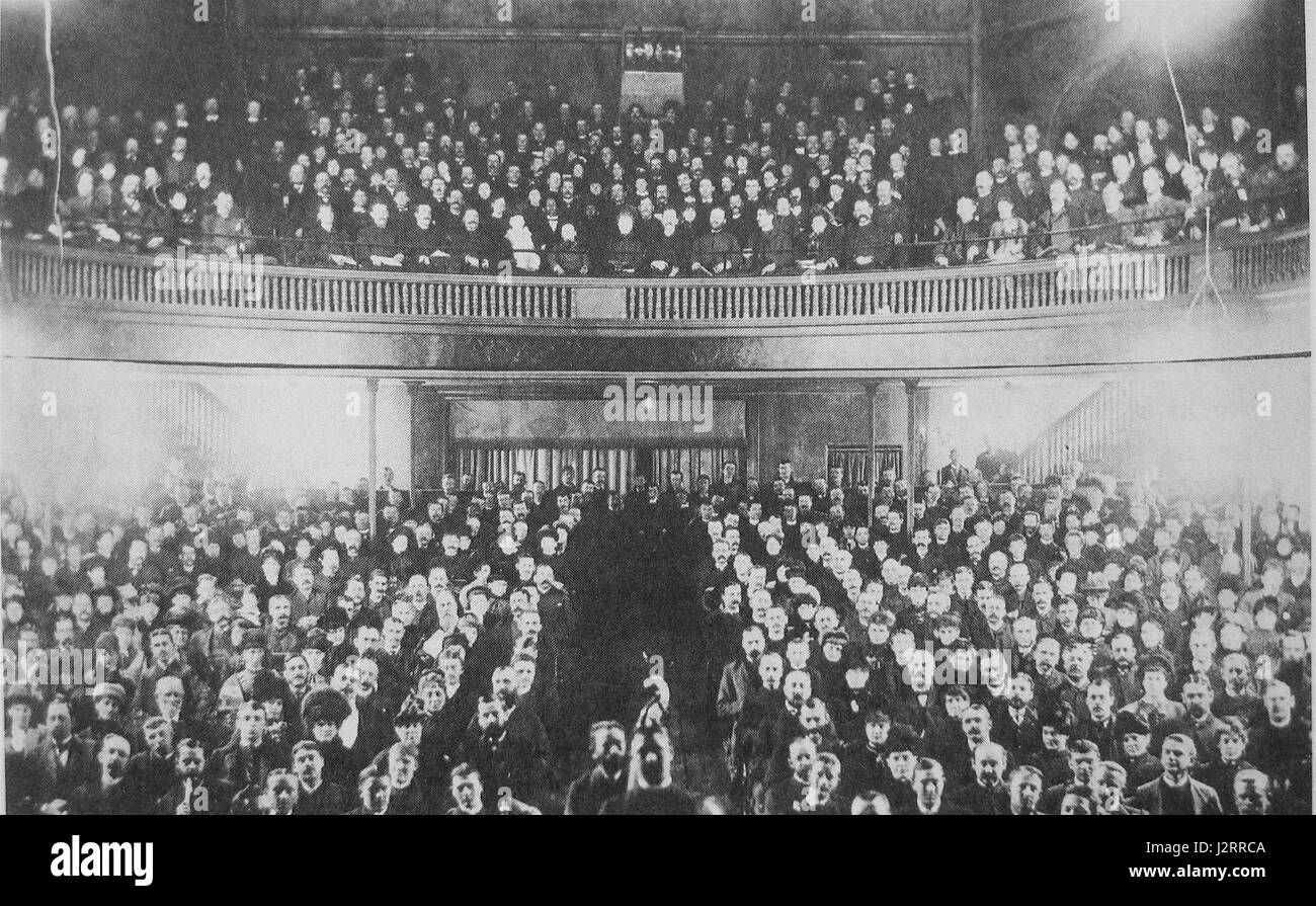 Das 1885 erbaute Bijou Theatre in Boston war ein bekannter Veranstaltungsort, der für seine großartige Architektur und seine Rolle in der Unterhaltungsszene der Stadt bekannt war. Es gab eine Vielzahl von Aufführungen, darunter Theaterstücke und Musicals, die zum kulturellen Leben in Boston während des späten 19. Jahrhunderts beitrugen. Stockfoto