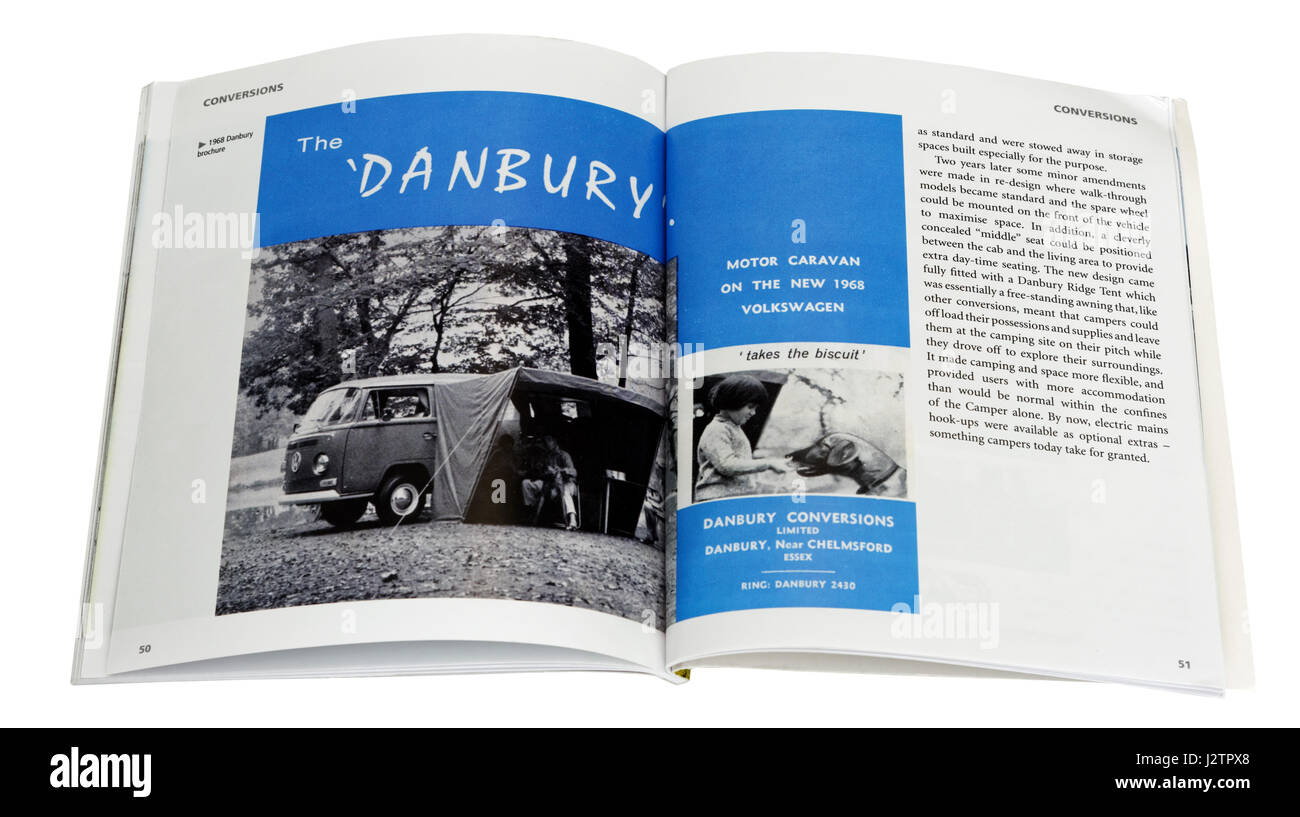 Eine Seite aus einem Buch über die VW-Camper, zeigen die Danbury Konvertierung. Stockfoto