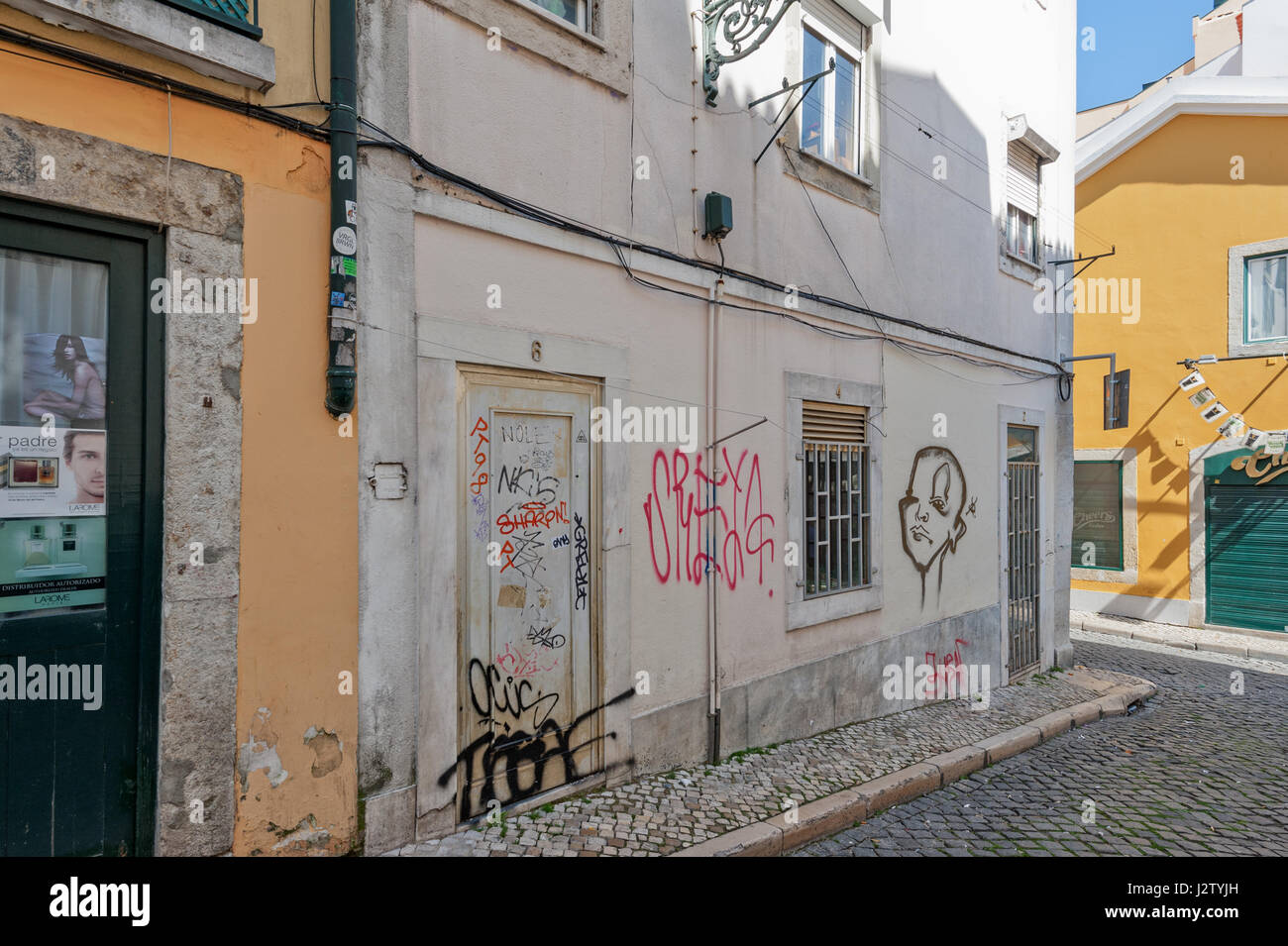Graffiti in den Straßen von Lissabon, Portugal Stockfoto