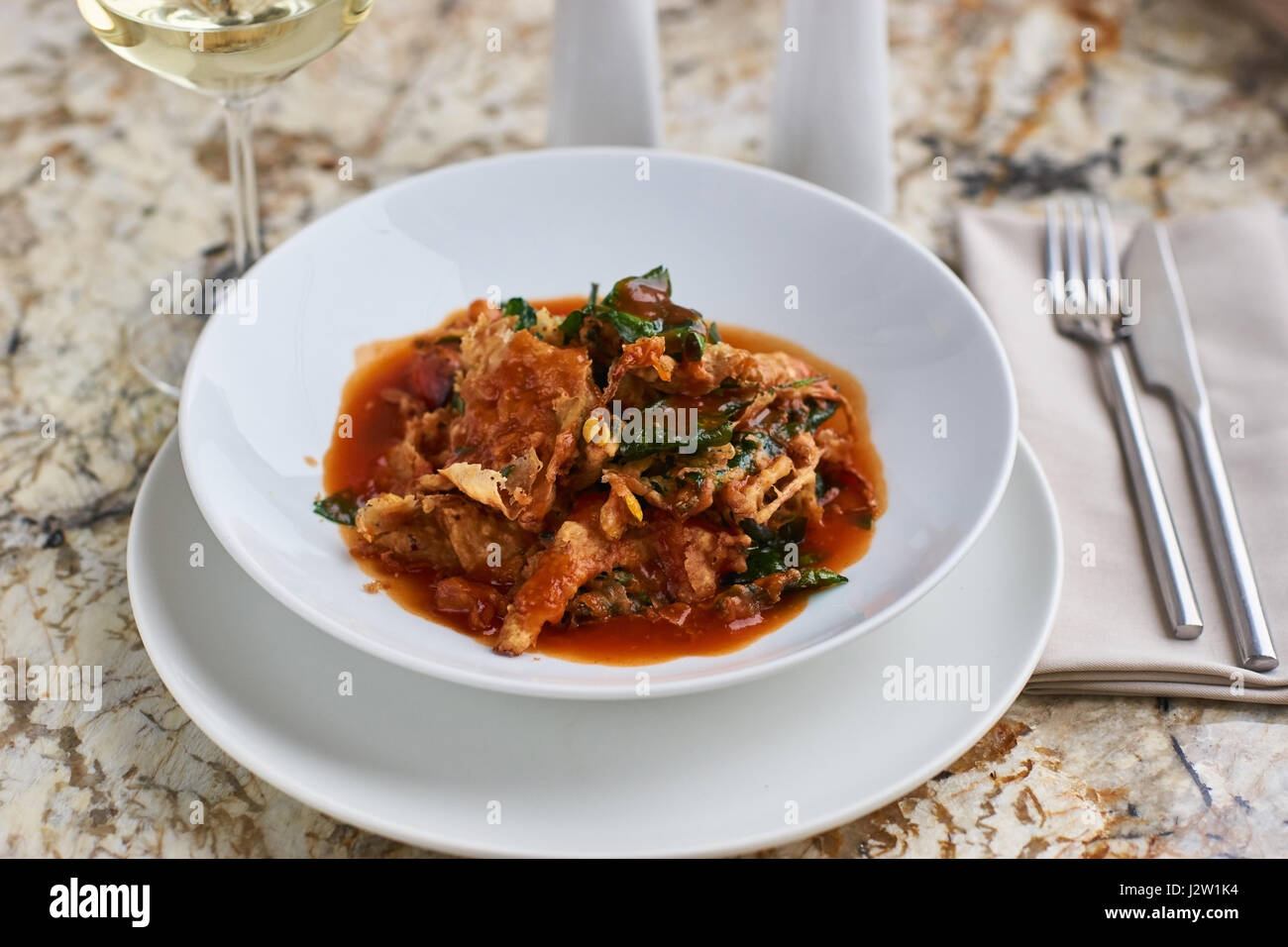 Tempura Gemüse in süß-saurer Soße Stockfotografie - Alamy