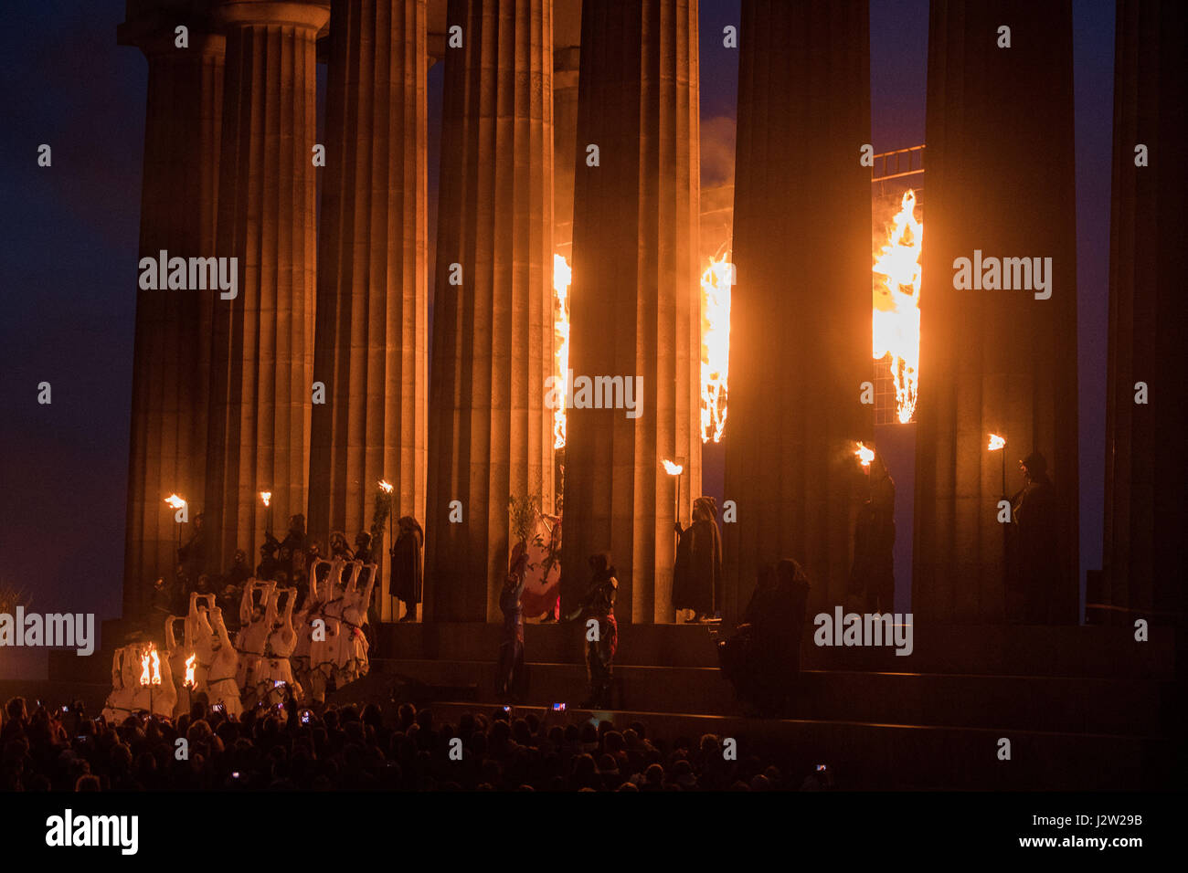 Bild: Allgemeiner Film: "Beltane Fire Festival kündigt den Beginn des Sommers auf Edinburghs Calton Hill an" National Mon Stockfoto