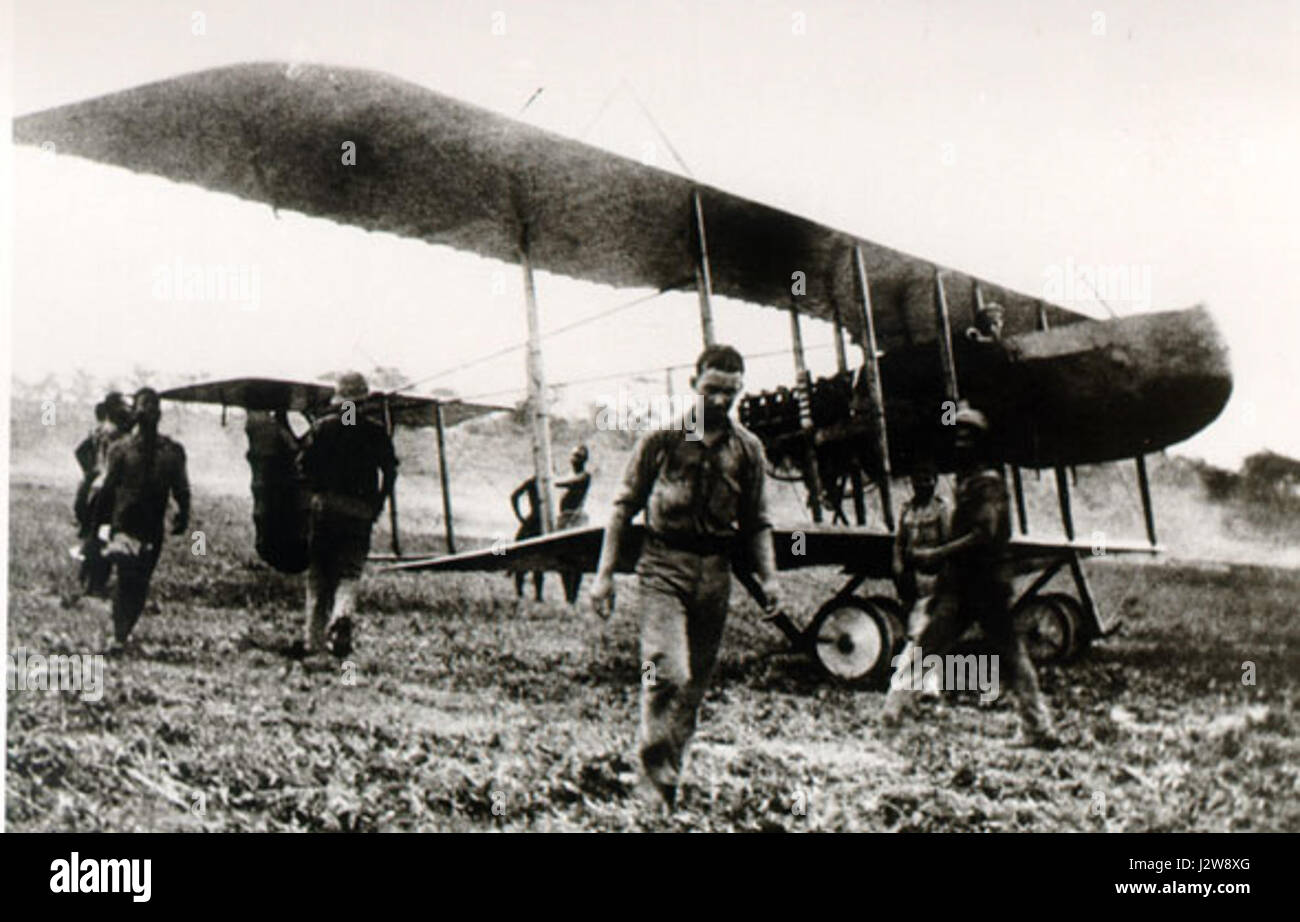 Die Farman F.40, gebaut 1916, war ein Pionierflugzeug in der frühen Geschichte der Luftfahrt. Bekannt für sein Design und seine Verwendung im militärischen und zivilen Sektor, spielte es eine wichtige Rolle bei der Entwicklung der Luftfahrt während des Ersten Weltkriegs Stockfoto