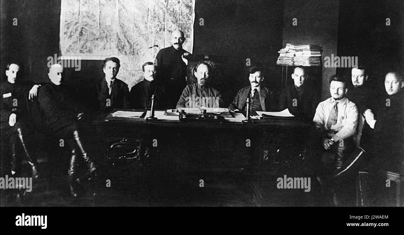 Die "1922 OGPU-Chiefs" beziehen sich auf die Führung der politischen Polizeieinheit der Sowjetunion, der OGPU, während der ersten Jahre der sowjetischen Herrschaft. Die OGPU spielte eine wichtige Rolle bei der Durchsetzung der stalinistischen Politik und der Aufrechterhaltung der staatlichen Kontrolle. Stockfoto