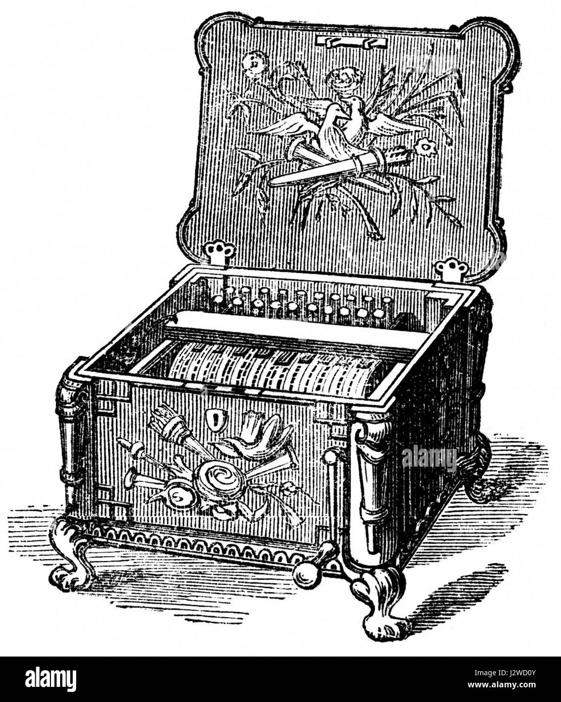 Dieses Bild zeigt wahrscheinlich ein Musikinstrument, das als Serinette bekannt ist, eine kleine mechanische Orgel, die häufig dazu verwendet wird, Vögel zu singen. Das mechanische Instrument war im 18. Und 19. Jahrhundert beliebt und wurde oft mit einer Handkurbel bedient. Stockfoto
