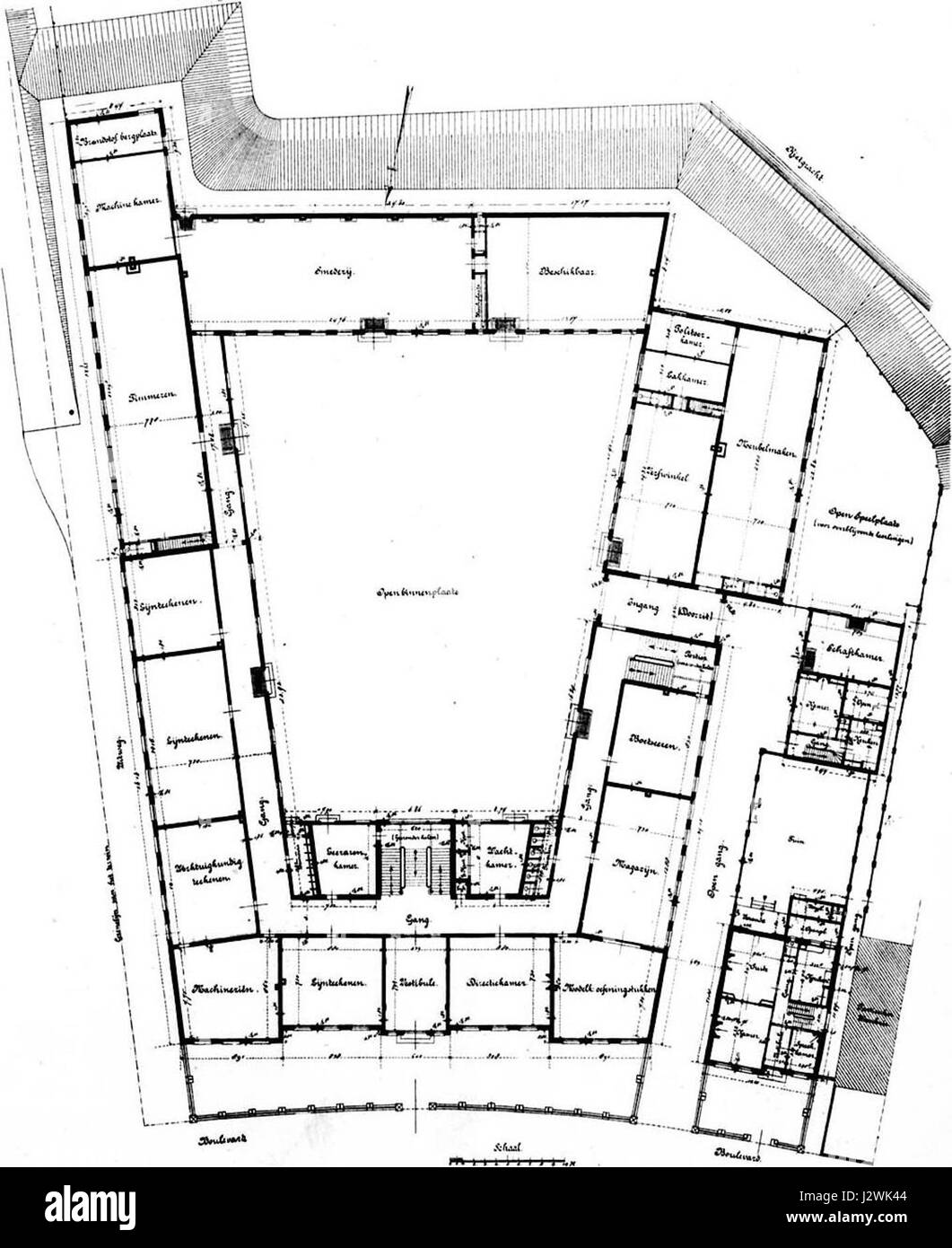Die Ambachtsschule in Arnheim bezeichnet eine Berufsschule in Arnheim, Niederlande. Der Plan kann sich auf den Lehrplan, die Einrichtungen oder historische Bildungsinitiativen der Schule beziehen, die auf die Förderung von Qualifikationen und Handelsberufen abzielen. Stockfoto