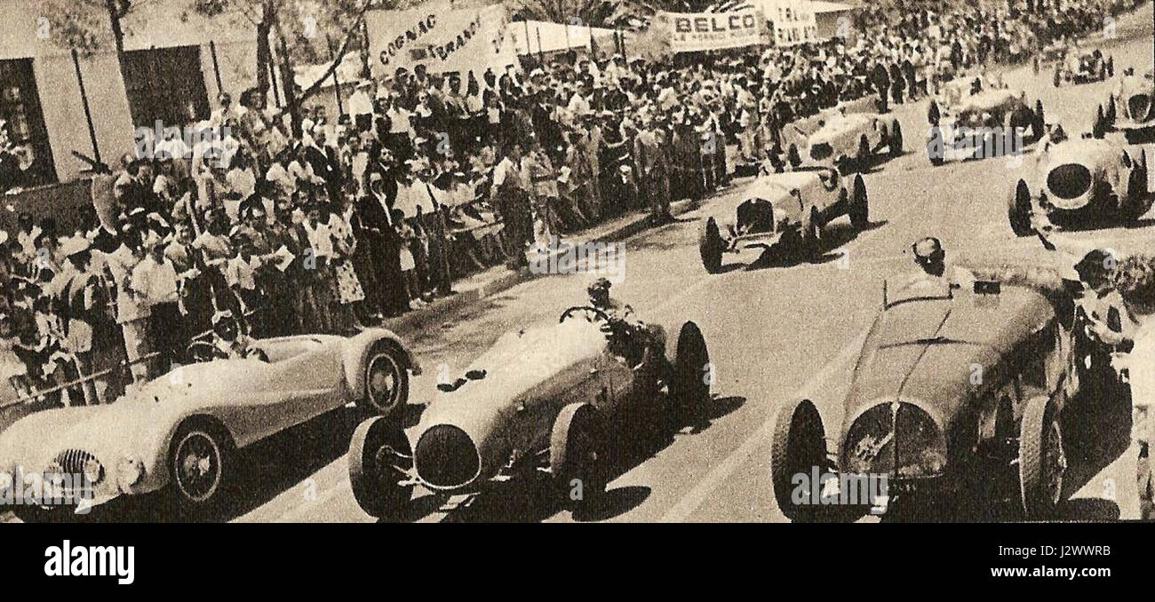 Circuito Asmara bezieht sich auf eine Rennstrecke in Asmara, Eritrea, die 1950 stattfand. Die Veranstaltung ist Teil der Geschichte des Rennsports in Eritrea, einer ehemaligen italienischen Kolonie mit einem reichen Erbe aus der Kolonialzeit. Stockfoto