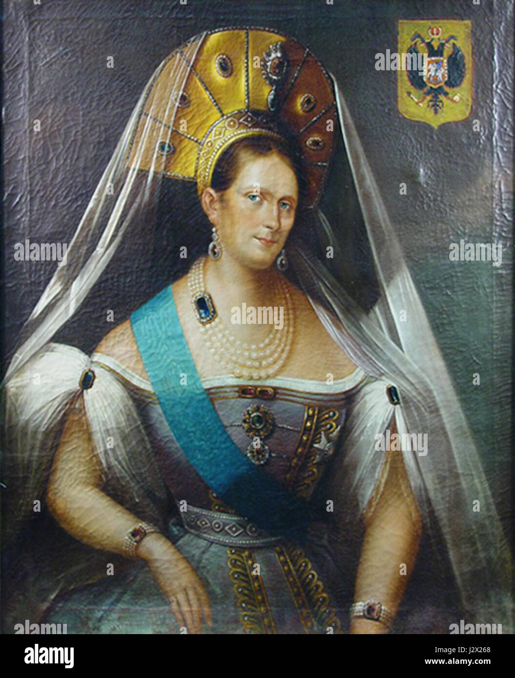 Dieses Porträt von Alexandra Feodorowna in traditioneller russischer Kleidung zeigt ihre königliche Haltung und ihr kulturelles Erbe, das von einem anonymen Künstler aus einer Privatsammlung geschaffen wurde. Stockfoto