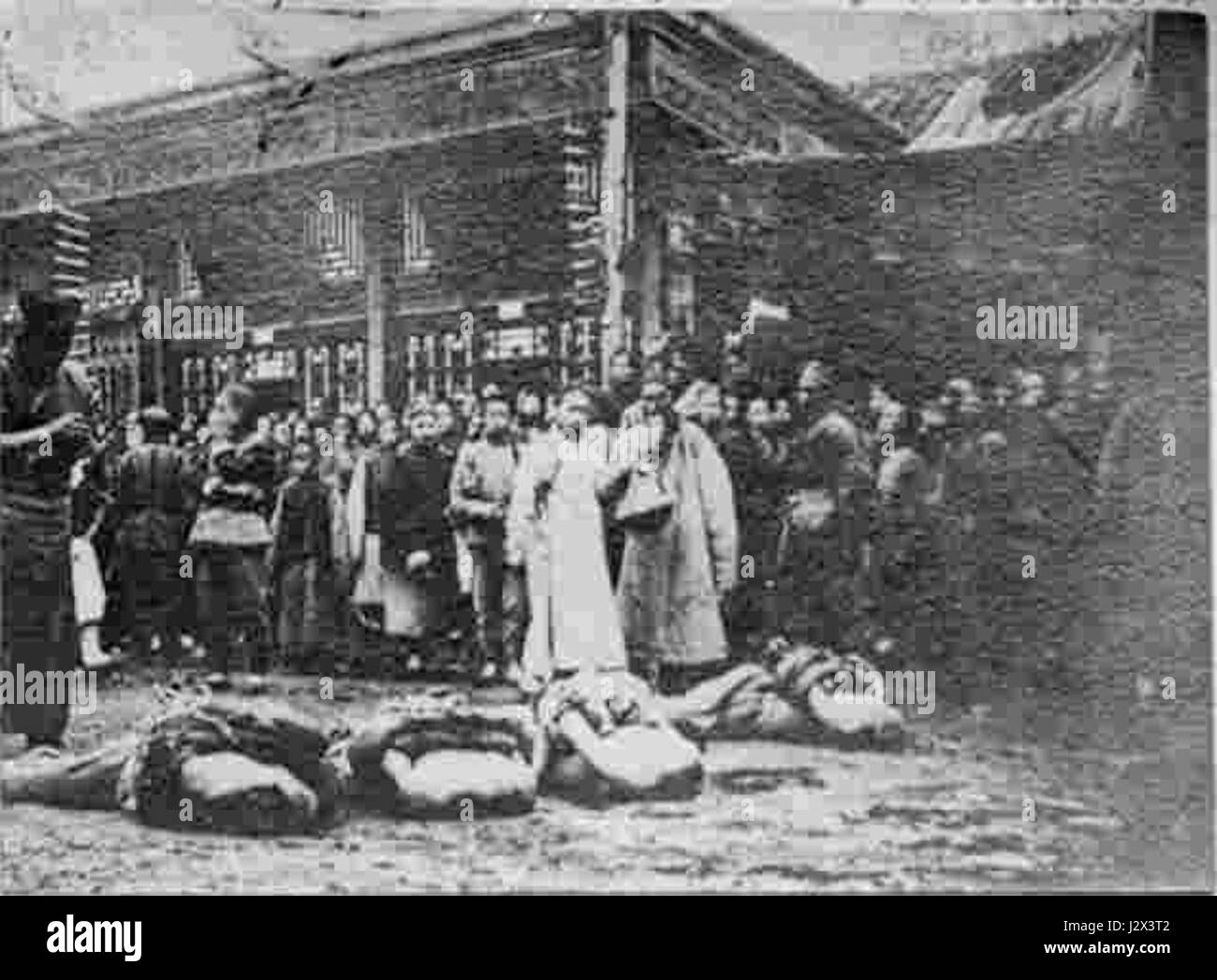 Die Caishikou enthaupteten Leichen beziehen sich auf einen historischen Vorfall aus dem Jahr 1900, bei dem hingerichtete Gefangene in Peking als grauenhafte Form öffentlicher Bestrafung und Einschüchterung während der Boxeraufstände ausgestellt wurden. Stockfoto