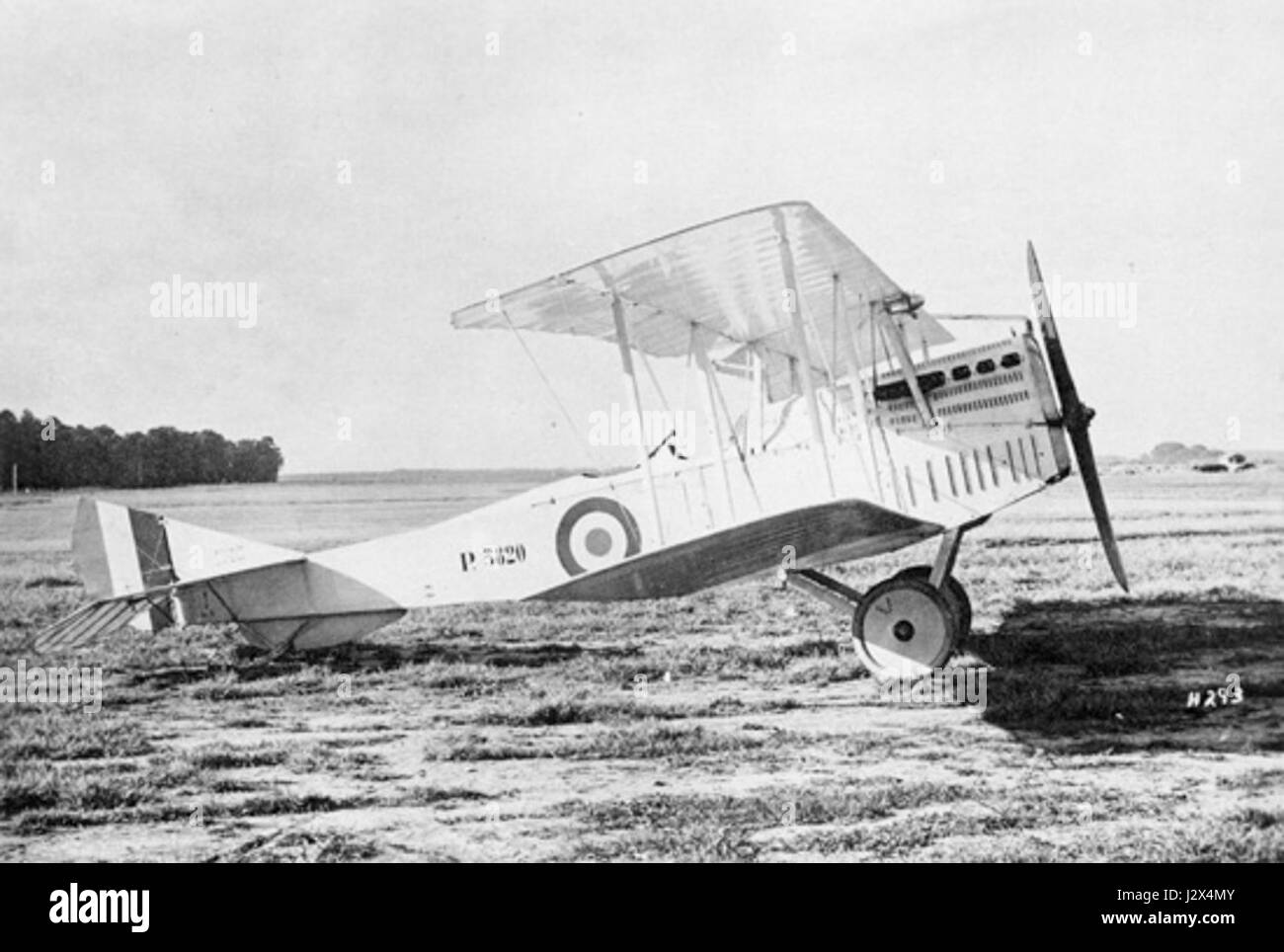 Pomilio PE ist ein etablierter Name auf dem Gebiet des Ingenieurwesens, der vor allem für seine Beiträge zur Entwicklung mechanischer Systeme bekannt ist. Die Arbeit konzentriert sich auf die technologischen Fortschritte und Designinnovationen von Pomilio, mit Schwerpunkt auf Effizienz und Funktionalität in technischen Anwendungen. Stockfoto