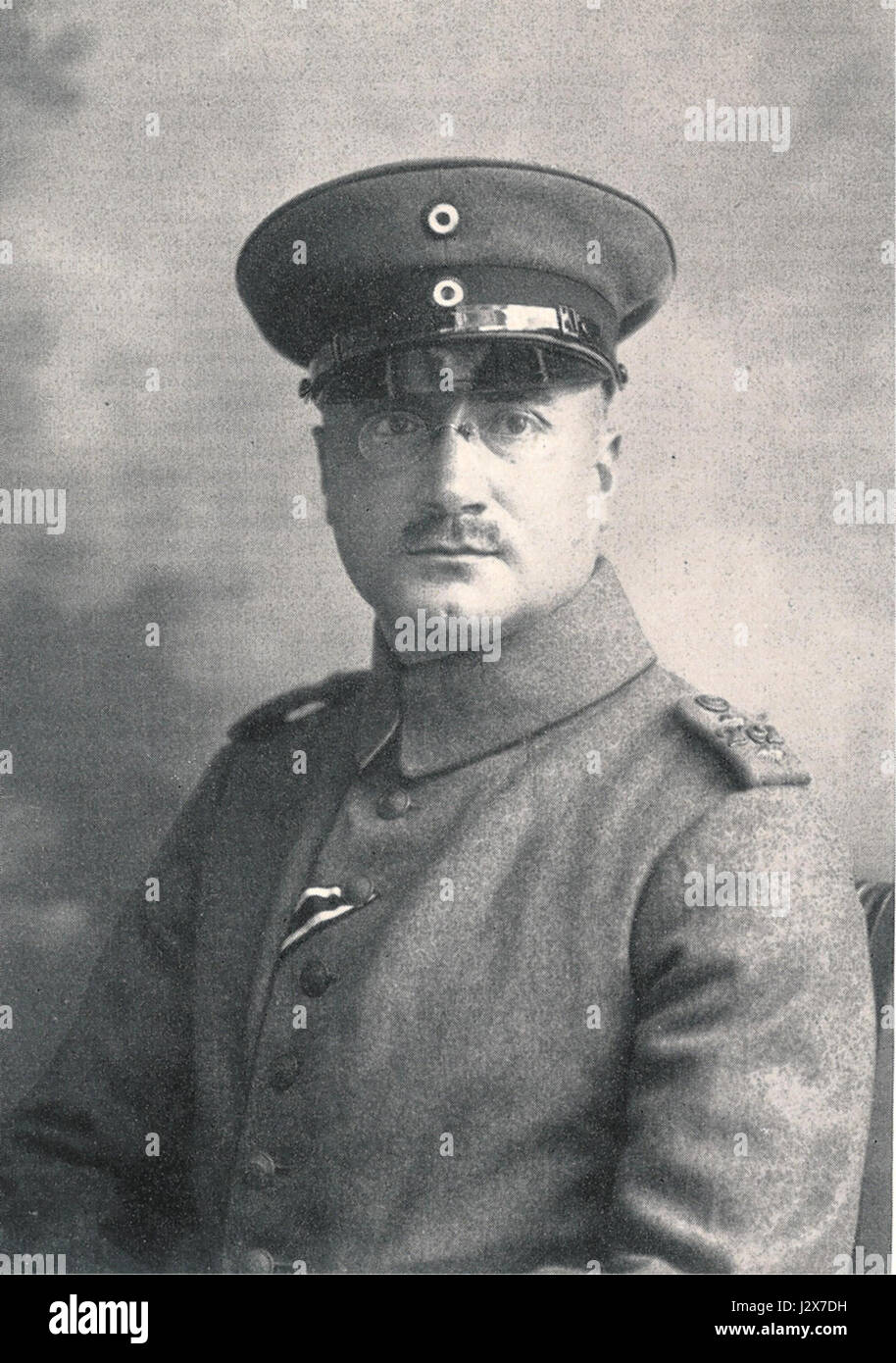 August Stramm war ein deutscher Dichter und Dramatiker, der für seine avantgardistische Arbeit im Expressionismus bekannt war. Seine Arbeit konzentriert sich auf die modernistische Bewegung und beschäftigt sich mit Themen menschlicher Erfahrung und psychologischer zustände in einem fragmentierten, emotionalen Stil. Stockfoto