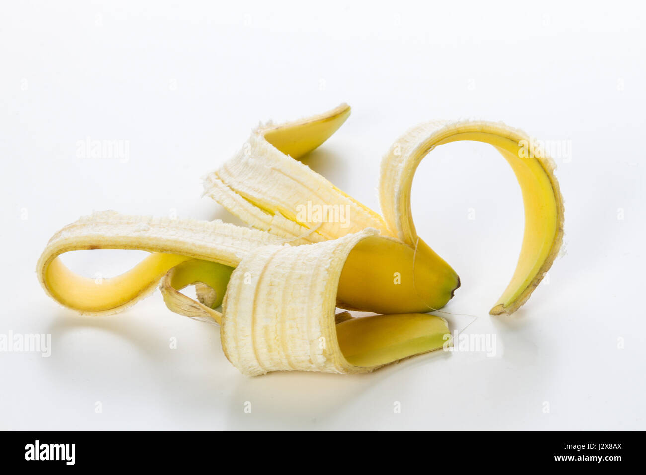 Frische gelbe Banane auf weißem Hintergrund Stockfoto