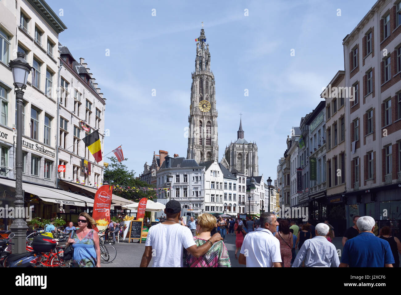 Voll von Antwerpen am Abreisetag des Tall Ships Races am 10. Juli 2016 in Antwerpen, Belgien Stockfoto