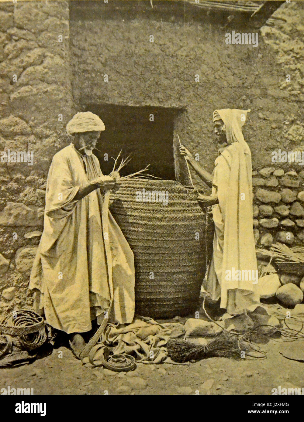 Arabes Tressant samour Stockfoto Arabes Tressant samour Stockfoto