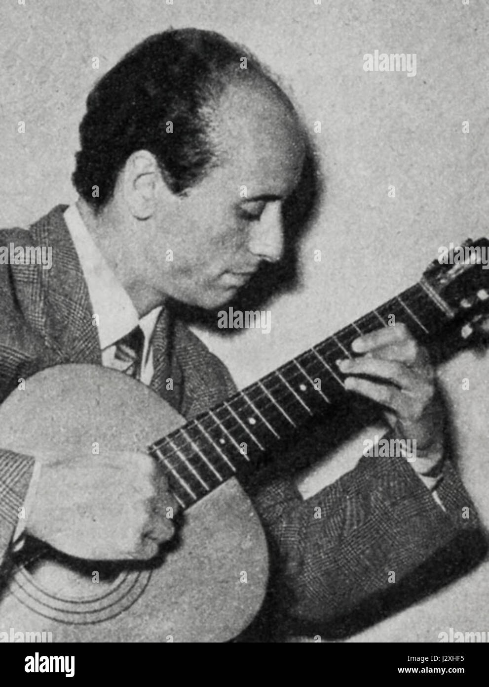 Sergio Centi ist eine bemerkenswerte Persönlichkeit, die für seine Beiträge auf seinem Gebiet bekannt ist, sei es in den Künsten, in der Wissenschaft oder in anderen Bereichen. Seine Arbeit hat sich nachhaltig ausgewirkt und hat auch weiterhin Einfluss auf die relevante Branche. Stockfoto