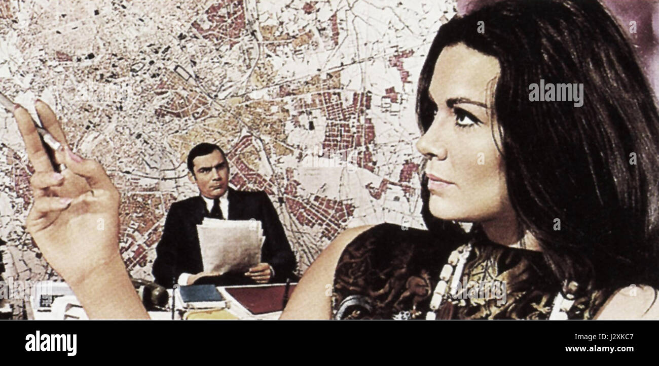 Indagine su un cittadino al di sopra di ogni sospetto ist ein italienischer Film von Elio Petri aus dem Jahr 1970. Es handelt sich um ein Kriminaldrama, das Korruption und Machtmissbrauch innerhalb der Strafverfolgungsbehörden untersucht. Stockfoto