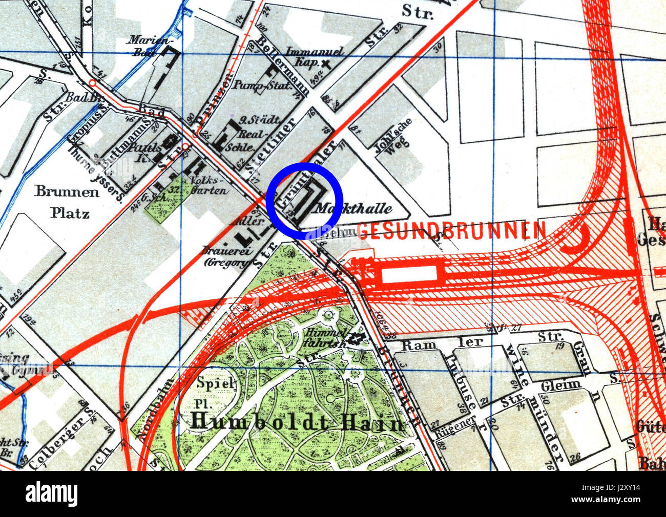 Eine Grundrisskarte der Berliner Markthalle XII, die einen detaillierten Überblick über das Layout und die räumliche Organisation der Markthalle innerhalb der Stadt bietet. Auf der Karte werden verschiedene Abschnitte und Strukturen der Anlage hervorgehoben. Stockfoto