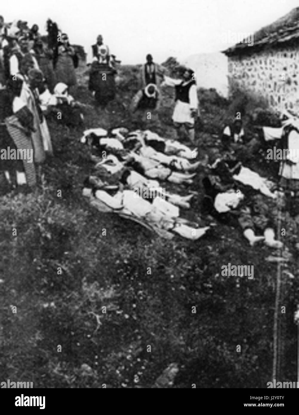 1904 fand das Brusnik-Massaker statt, bei dem griechisch sprechende Bauern von Sugarev und Nikola getötet wurden. Dieses Ereignis ist Teil des umfassenderen historischen Zusammenhangs ethnischer Konflikte auf dem Balkan während des frühen 20. Jahrhunderts. Stockfoto