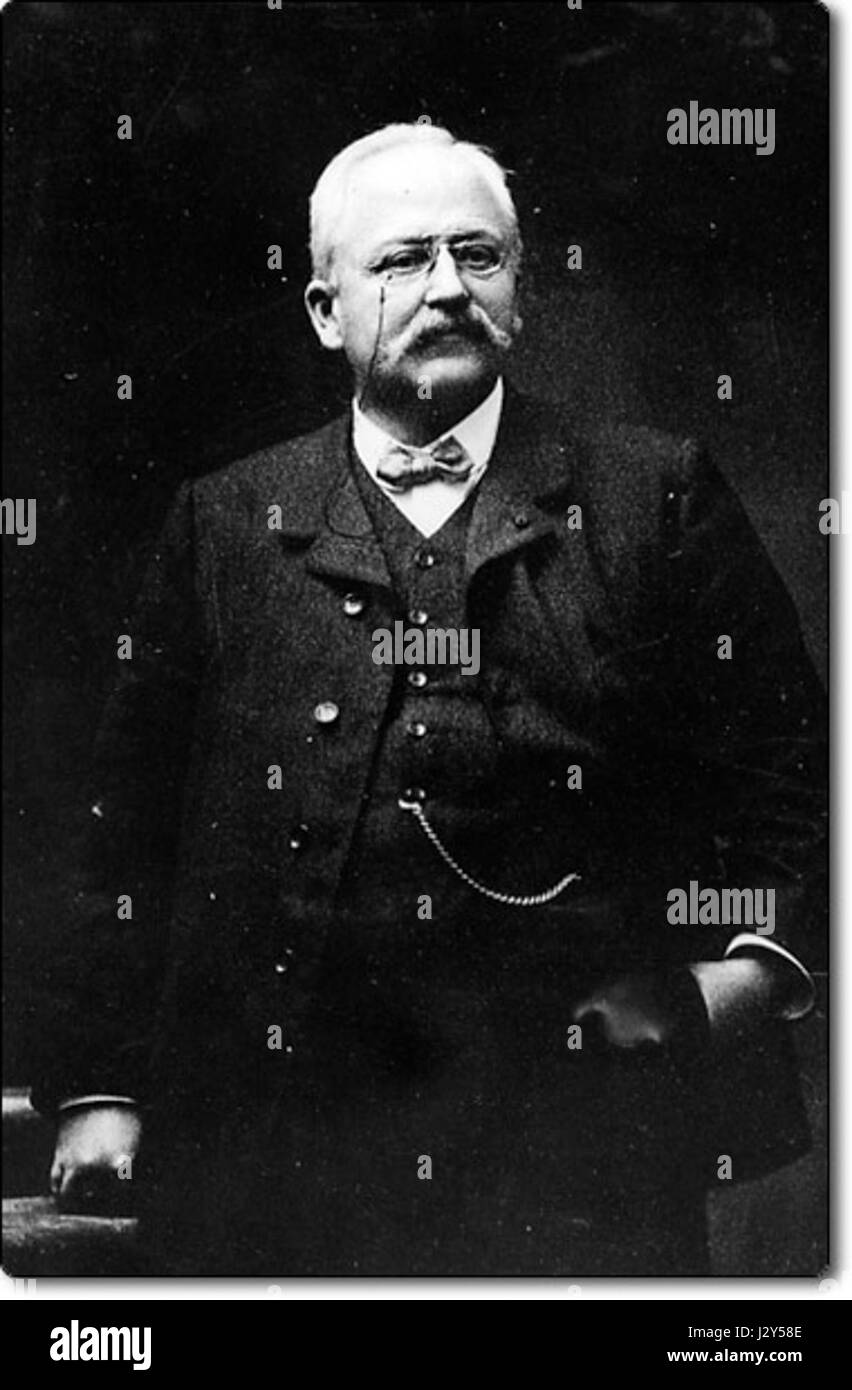 Armand Peugeot war ein französischer Industrieller, der für die Gründung der Firma Peugeot bekannt war, die zunächst Fahrräder herstellte, bevor sie in Automobile expandierte. Seine Beiträge waren für die Entwicklung der Automobilindustrie in Frankreich von entscheidender Bedeutung. Stockfoto