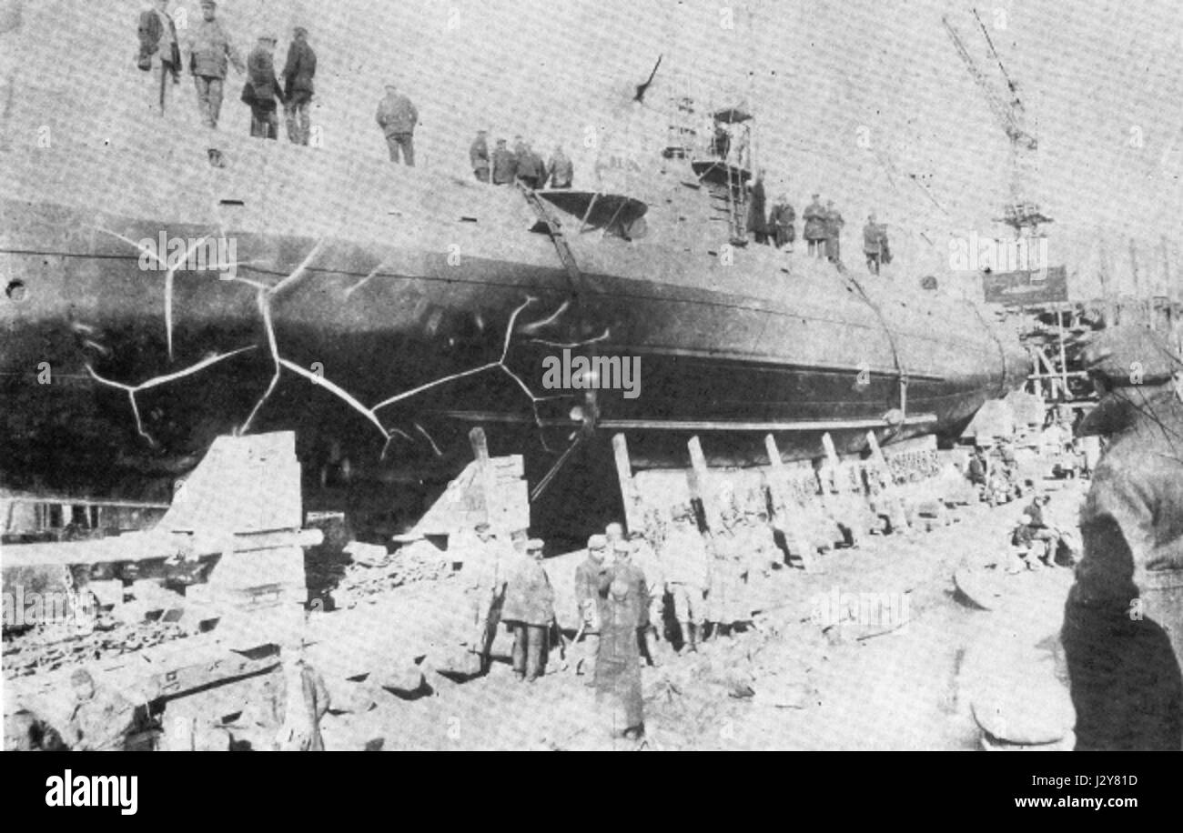 Die U-Boote AG-24 waren eine Klasse von U-Booten, die zwischen 1916 und 1920 gebaut wurden. Sie waren Teil von Marineoperationen während des Ersten Weltkriegs, die von verschiedenen Ländern für Aufklärungs- und Militäroperationen genutzt wurden, was die U-Boot-Technologie des frühen 20. Jahrhunderts widerspiegelte. Stockfoto