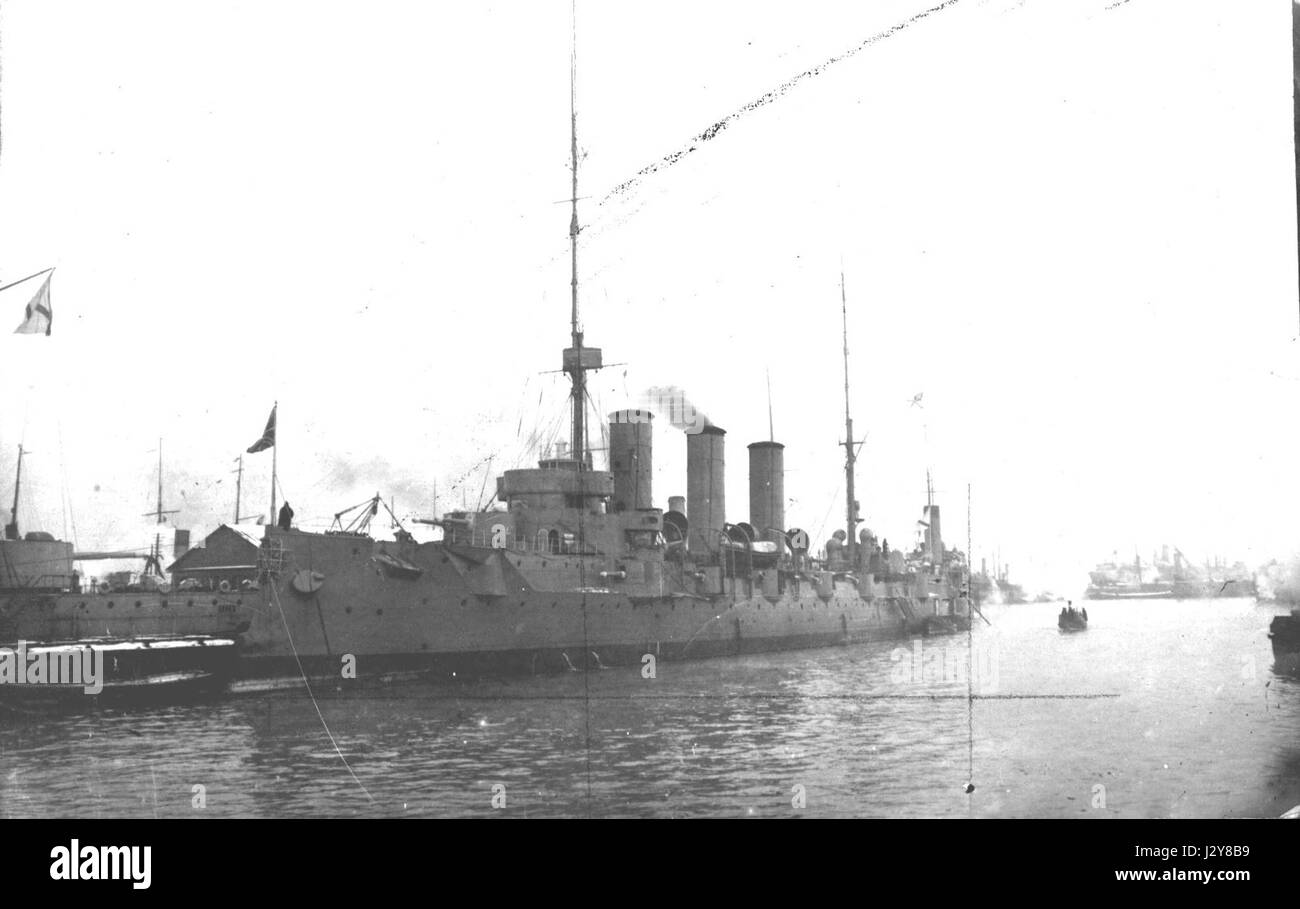 Die Bogatyr-Reihe, die von 1898 bis 1922 reicht, repräsentiert eine Periode des industriellen und sozialen Wandels. Es enthält Bilder, die mit dem Bergbau und dem Energiesektor zusammenhängen und die Bedeutung dieser Zeit im industriellen Zeitalter unterstreichen. Stockfoto