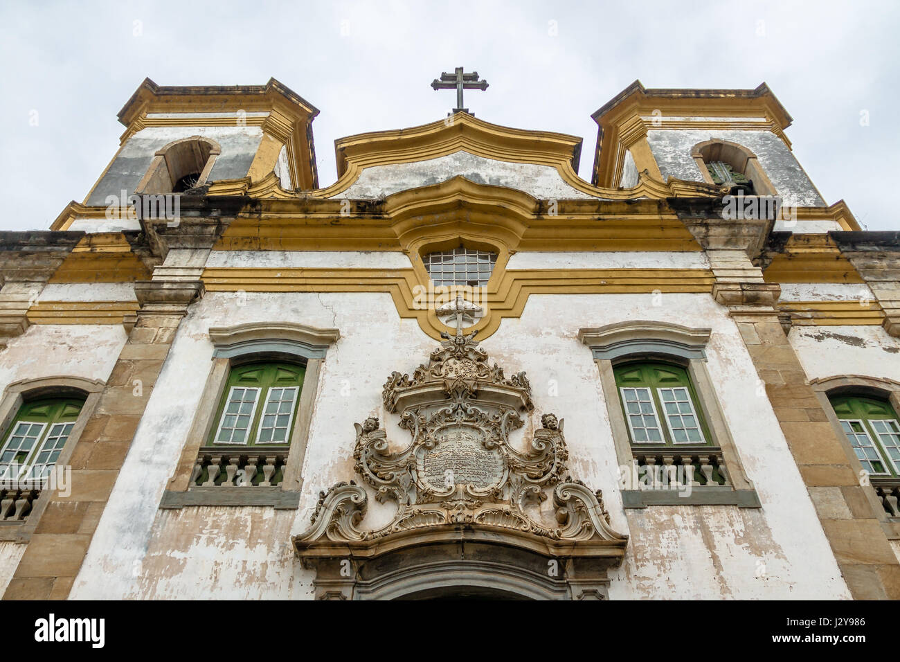 Sao Francisco de Assis Kirche Fassade Detail - Mariana, Minas Gerais, Brasilien Stockfoto