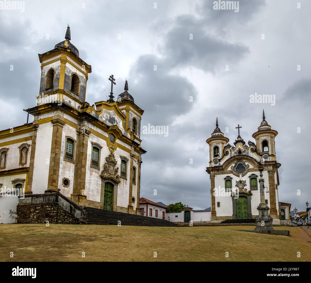 Kirche Sao Francisco de Assis und Nossa Senhora Carmo Sanctuary - Mariana, Minas Gerais, Brasilien Stockfoto