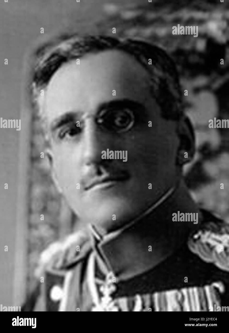 Dies bezieht sich auf ein abgeschnittenes Bild oder eine Darstellung von Alexander I., dem König von Jugoslawien, der von 1921 bis zu seiner Ermordung im Jahr 1934 regierte. Er spielte eine wichtige Rolle bei der Vereinigung der südslawischen Völker. Stockfoto