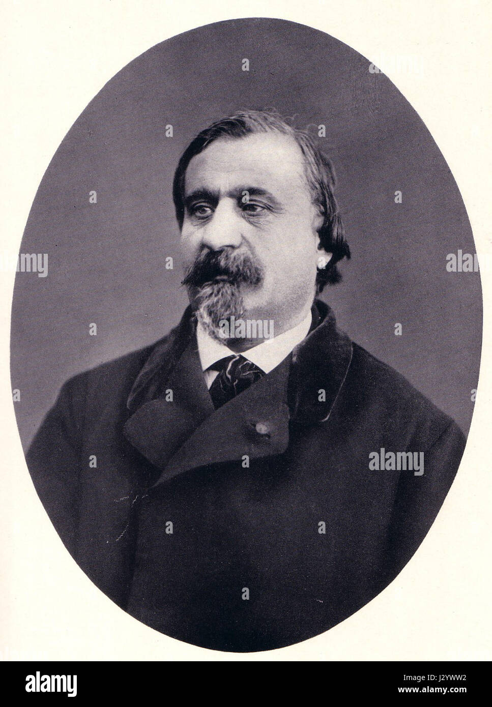 Giovanni Prati ist ein italienischer Künstler, der oft für seine ovalen Gemälde bekannt ist, die Themen des Realismus und der italienischen Kultur erforschen. Seine Werke spiegeln traditionelle italienische Kunstformen wider und verbinden moderne Techniken mit klassischer Ästhetik. Stockfoto