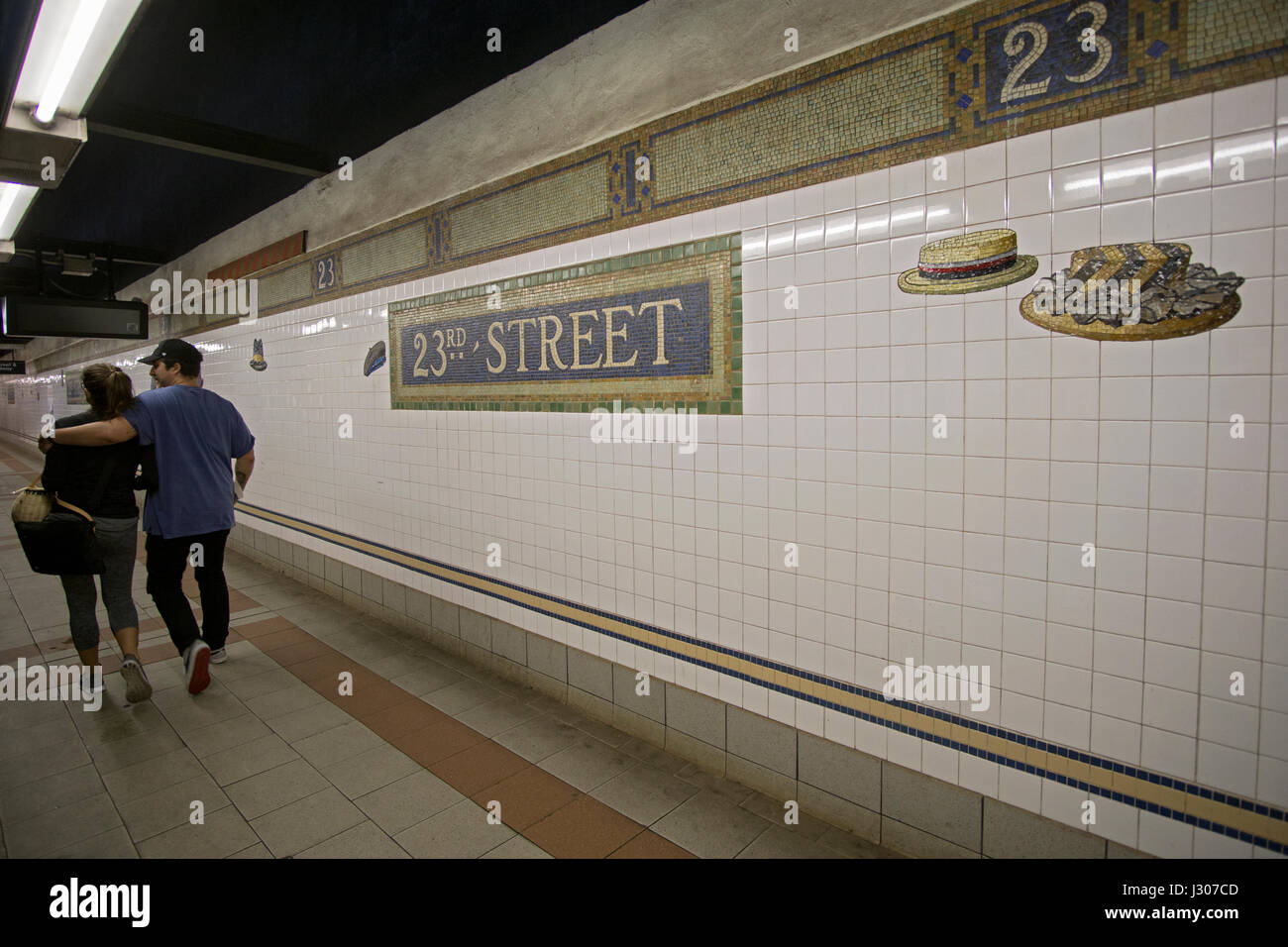 Kunst in der 23rd Street n, Q und R u-Bahnsteig in Manhattan, New York City. Stockfoto