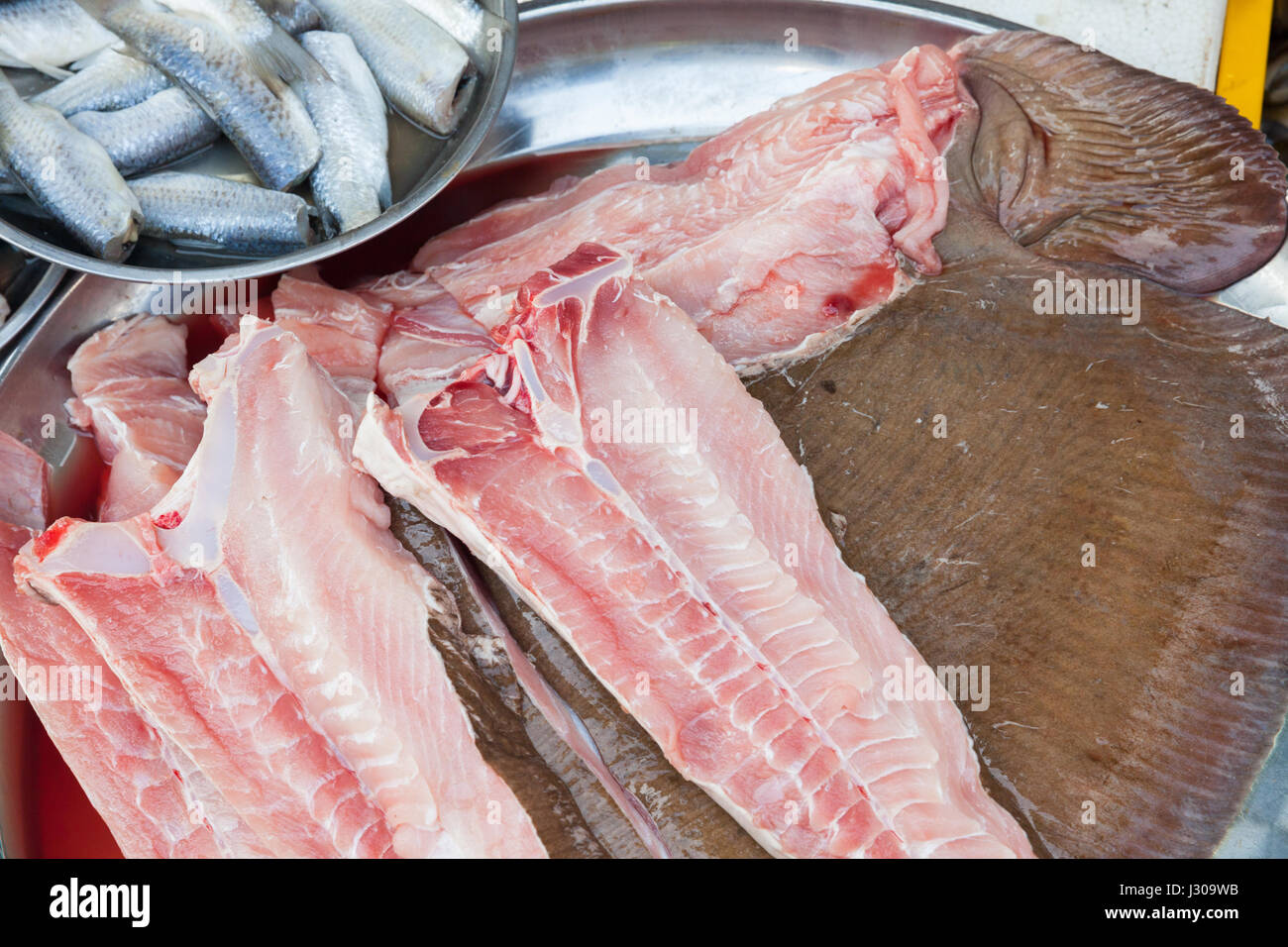 Fischfilet auf dem nassen Markt von George Town, Penang, Malaysia. Stockfoto