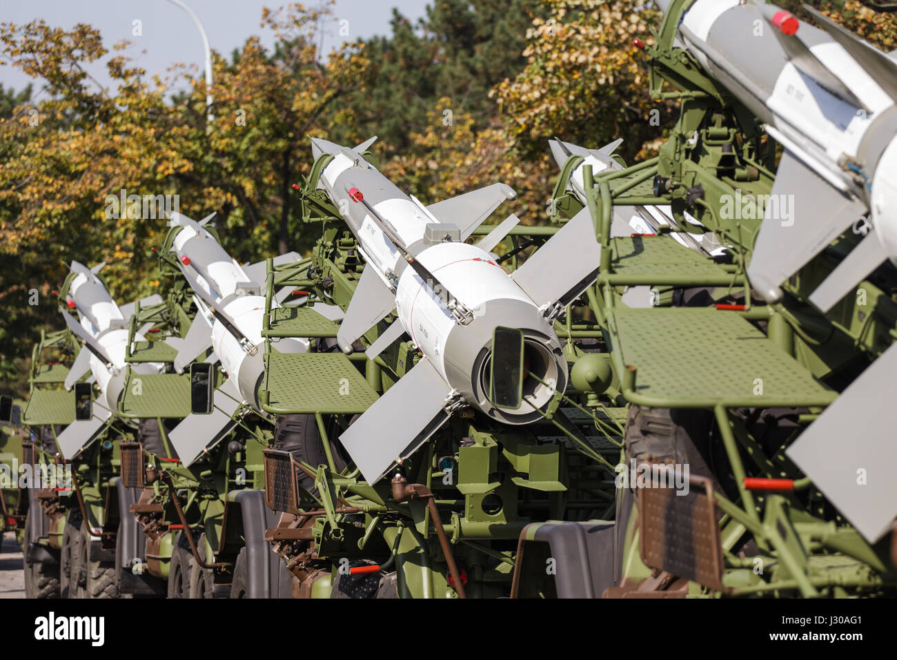 Belgrad, Serbien - 12. Oktober 2014: Serbische Luftverteidigung Raketen-System SA-3 auf der Straße von Belgrad, Vorbereitungen für eine militärische Parade in Belgrad auf Stockfoto