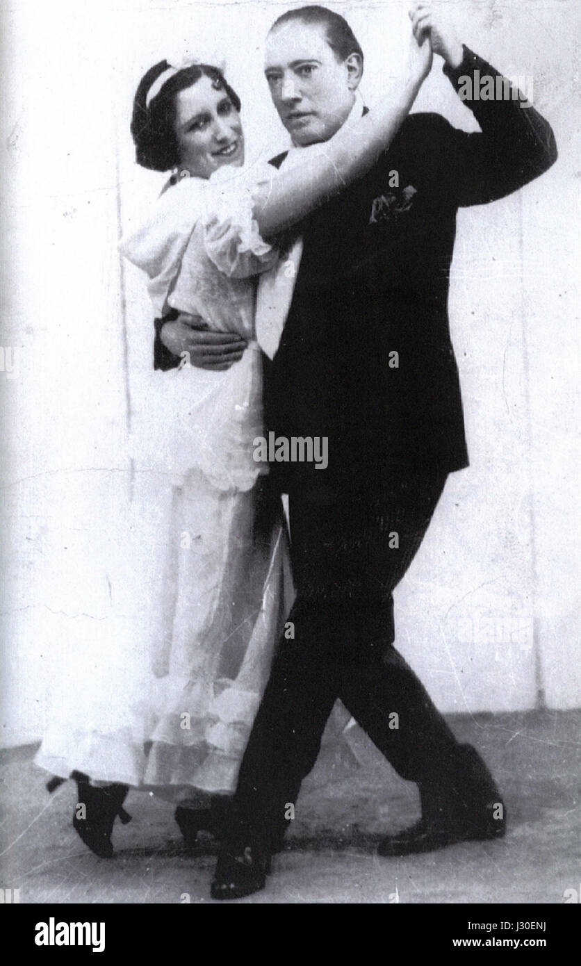 Cachafaz bezieht sich auf einen populären argentinischen Tangosänger, der für seine Beiträge zur Entwicklung der Tangomusik im frühen 20. Jahrhundert bekannt ist. Seine Musik spielte eine wichtige Rolle bei der globalen Popularität des Genres. Stockfoto