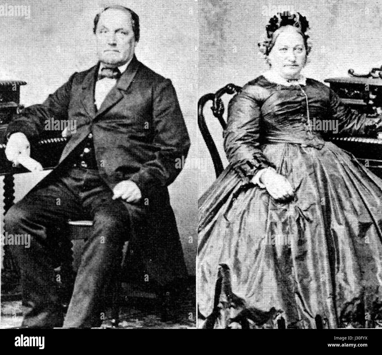 Abraham Einstein, ein prominenter Physiker, und seine Frau Helen sind bekannt für ihre Beiträge zu Wissenschaft und Gesellschaft im 20. Jahrhundert, wobei Abraham weltweite Anerkennung für seine Relativitätstheorie erlangte. Stockfoto Abraham Einstein, ein prominenter Physiker, und seine Frau Helen sind bekannt für ihre Beiträge zu Wissenschaft und Gesellschaft im 20. Jahrhundert, wobei Abraham weltweite Anerkennung für seine Relativitätstheorie erlangte. Stockfoto