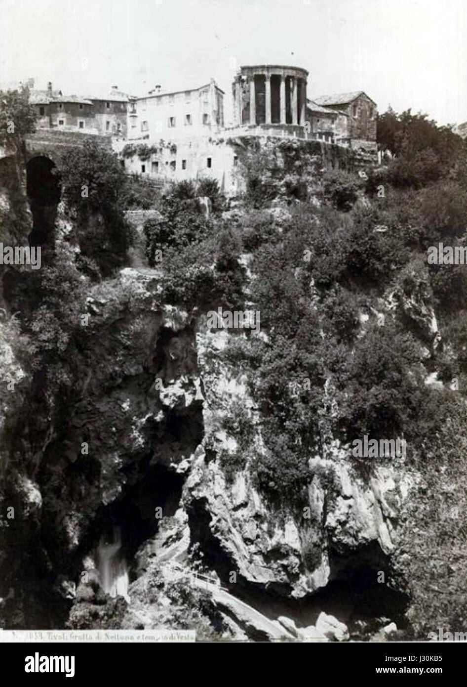 Behles, Edmond (1841-1924) - n. 1053 - Tivoli - Grotta di Nettuno e Tempio di Vesta Stockfoto