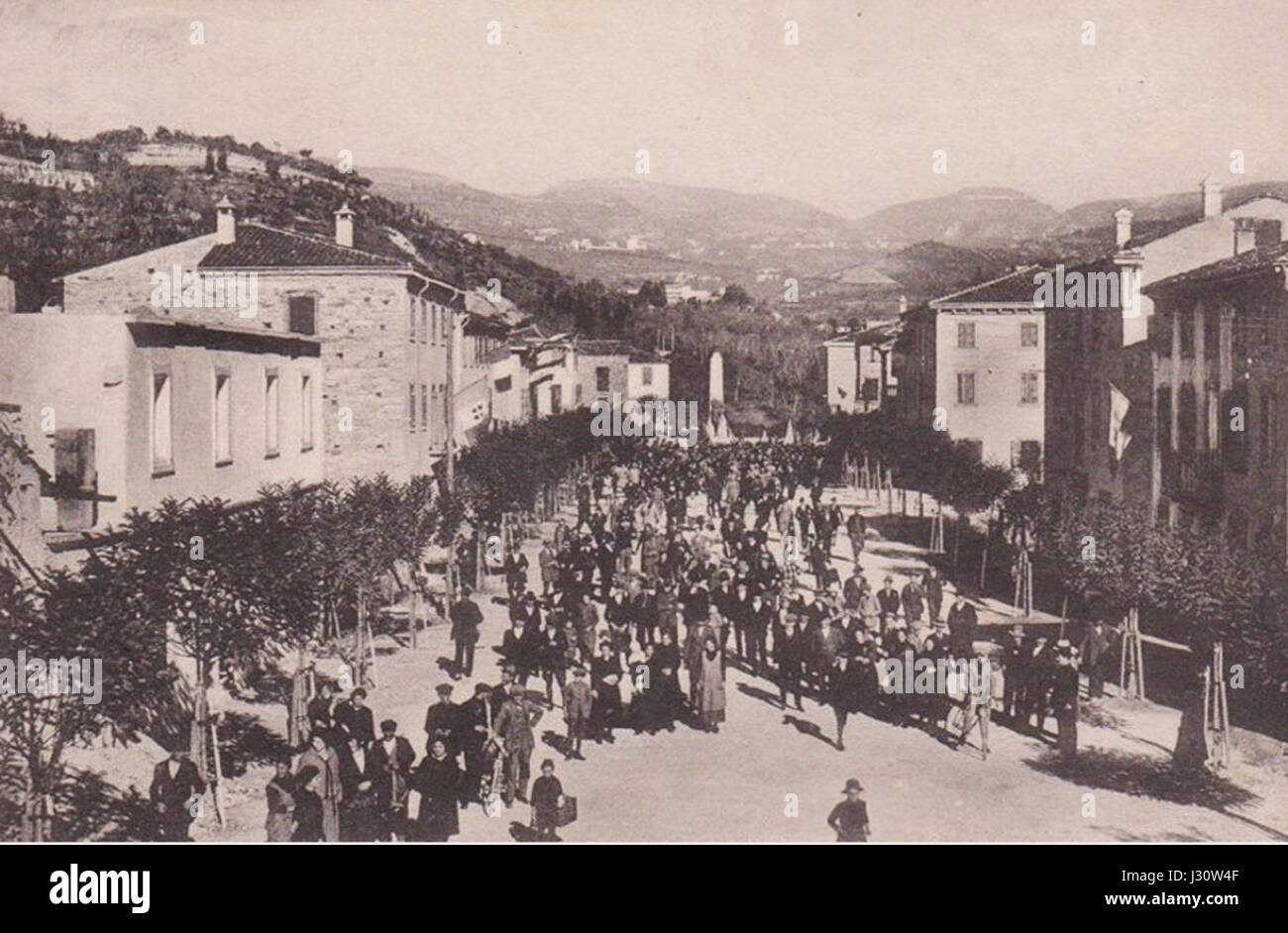 Ein Bild der Altstadt von Negrar, einer Gemeinde in der Provinz Verona, Italien, bekannt für ihre malerische Landschaft und historische Architektur. Stockfoto