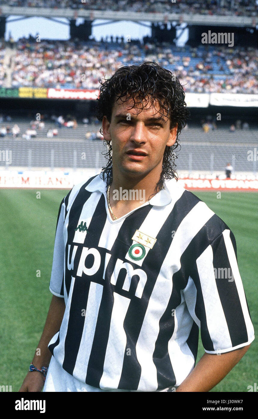 Roberto Baggio Juventus Football Club 19901991 Stockfotografie Alamy