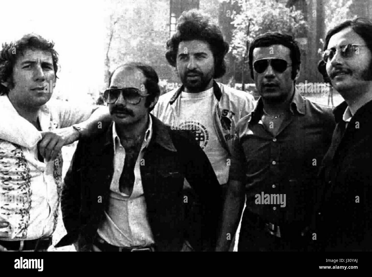 Dik Dik 75 bezieht sich auf eine bestimmte Performance oder ein Werk, das mit der Gruppe oder dem Künstler namens Dik Dik zusammenhängt. Bekannt für ihre musikalischen Beiträge, ist diese Referenz wahrscheinlich mit dem Auftritt der Gruppe im Jahr 1975 verbunden, einem wichtigen Jahr für ihre Karriere. Stockfoto