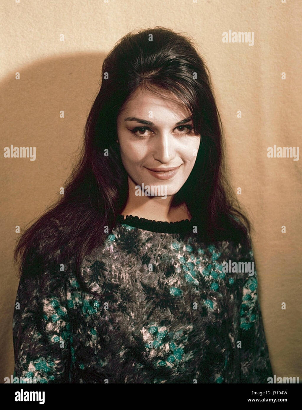 Dalida 1960s bezieht sich auf die ikonische französisch-italienische Sängerin und Schauspielerin Dalida während ihrer größten Karriere in den 1960er Jahren Bekannt für ihre kraftvolle Stimme und ihren weitreichenden Einfluss in der französischen und internationalen Musik. Stockfoto