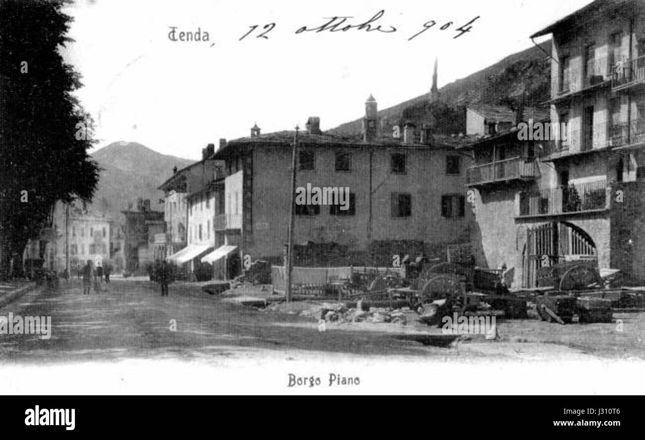 Die Tenda Borgo Piano ist ein Gebiet in der Region Borgo Piano, Italien. Diese Gegend ist bekannt für ihre historische Architektur und kulturelle Bedeutung und dient sowohl als Wohnort als auch als Ort für gewerbliche Aktivitäten. Stockfoto