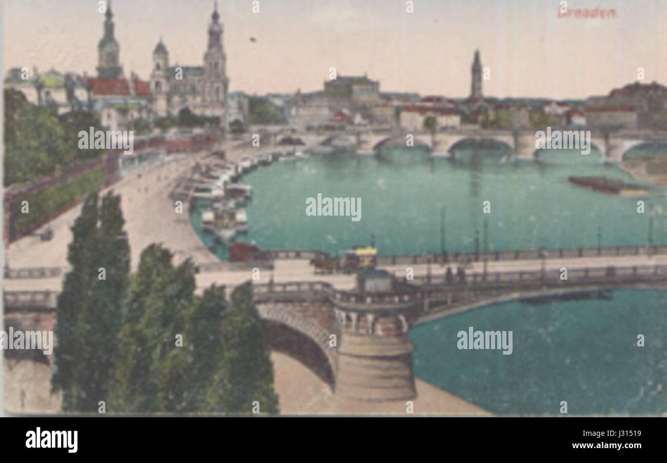 Brühls Terrasse in Dresden ist ein Wahrzeichen, das für seine barocke Architektur bekannt ist. Die Terrasse bietet einen herrlichen Blick auf die Elbe und ist ein wichtiger Ort in der Geschichte und Entwicklung der Stadt. Stockfoto