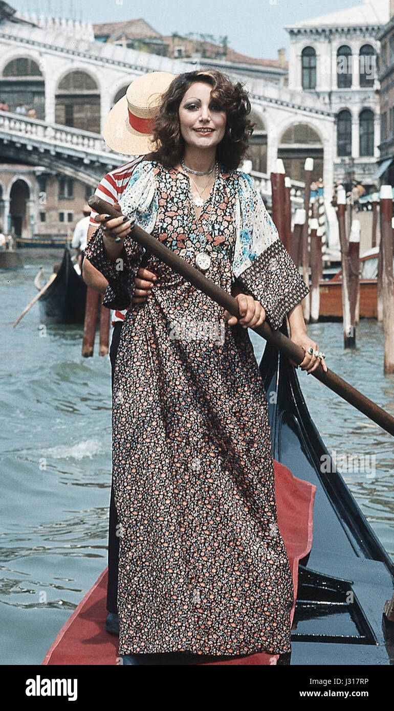 Mia Martini, eine bekannte italienische Sängerin, veröffentlichte 1973 Musik, die zu ihrem Vermächtnis in der italienischen Musikindustrie beitrug und sie zu einer Schlüsselfigur der italienischen Popmusik machte. Stockfoto