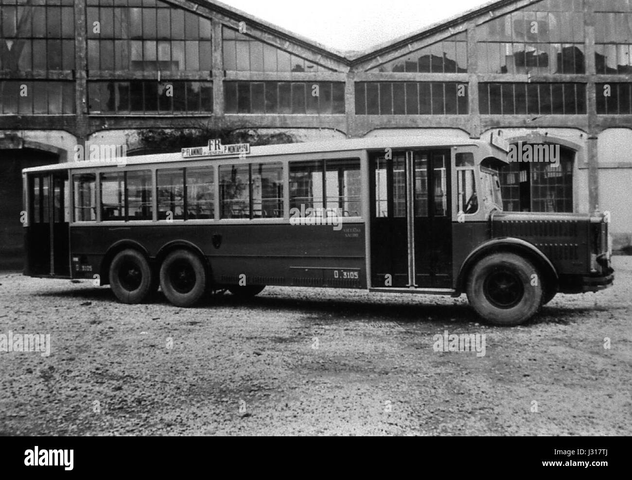 Dies bezieht sich wahrscheinlich auf ein Alfa Romeo Fahrzeugmodell, insbesondere den 110 22, wahrscheinlich ein Auto oder Teil der Automobilgeschichte des Unternehmens. Stockfoto